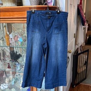 1822 Denim Women's Wide Leg Cropped Jeans - Dark Blue Front Pockets